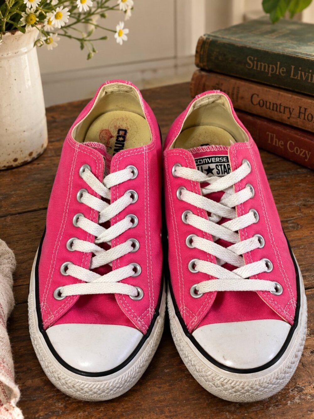 Converse Chuck Taylor All Star Low Top Pink Canvas Sneakers Women’s 8 Men’s 6